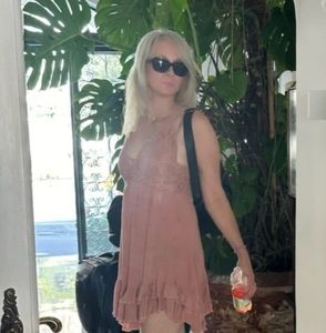 Meet your Posher, Emilye